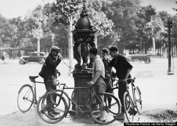 FRANCE - JUNE 01:  Cyclist Refreshing Themselves At A Fountain In Paris On June 1930  (Photo by Keystone-France/Gamma-Keystone via Getty Images)