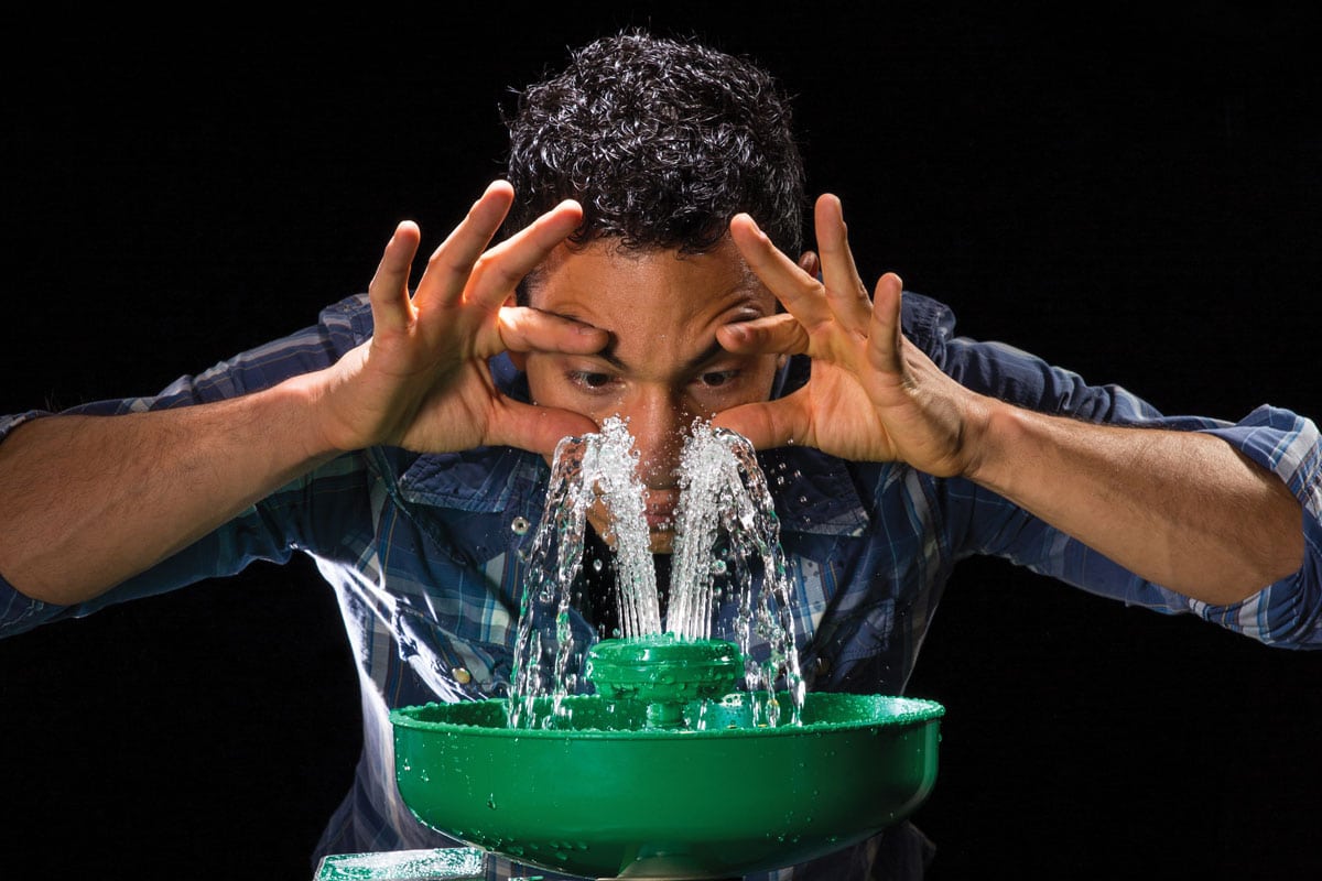 Eye/Facewash being used